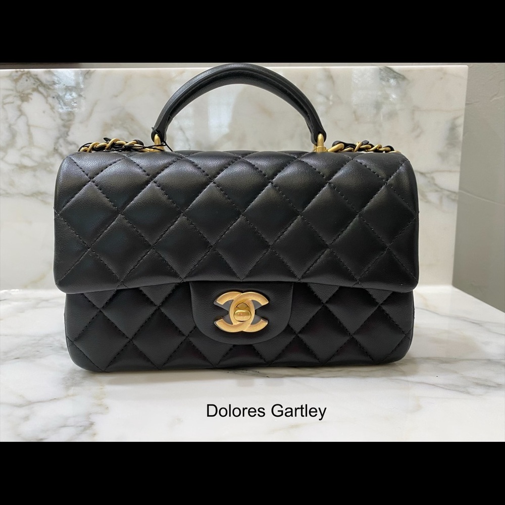‼️SOLD‼️Chanel 21a black Top Handle mini